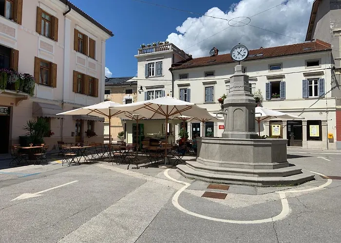 Hisa Gradnikova Počitniška hiša *